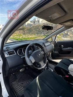 نيسان فيرسا